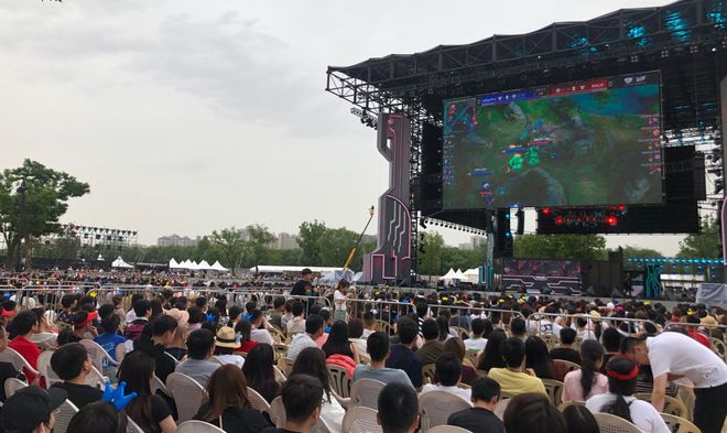 校的足球队 校的足球队