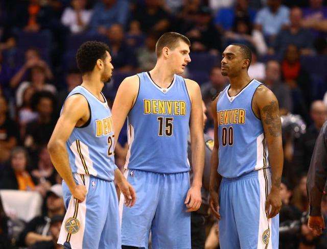 轮系列赛的 轮系列赛的